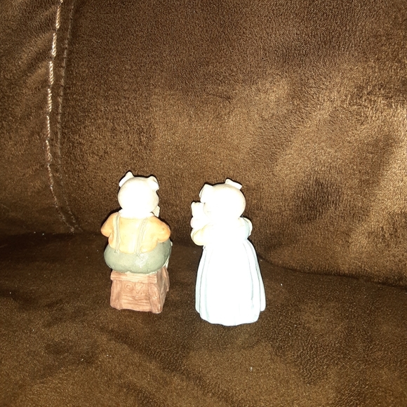 Tiny Pig Statues - Picture 2 of 2